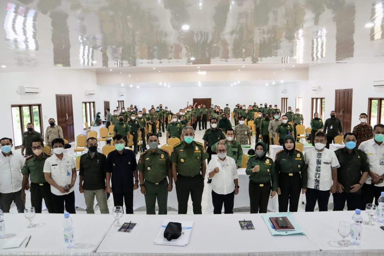 https://dishutkaltim.com/public/admin/images/gambar_berita/1638500088_WhatsApp Image 2021-12-03 at 10.54.07 AM.jpeg